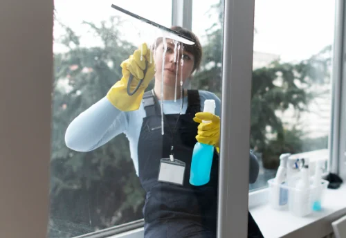 Nettoyage de vitres intérieures et extérieures à Custines